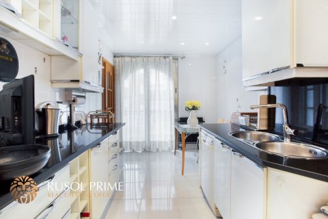 Apartment for sale in Barcelona, Spain 5 bedrooms, 185 sq.m. No. 8987 - photo 6