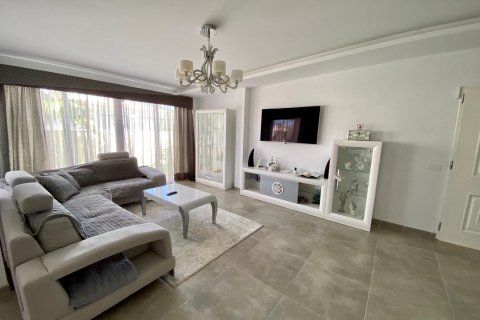 Villa for sale in Palm-Mar, Tenerife, Spain 3 bedrooms, 120 sq.m. No. 18407 - photo 10