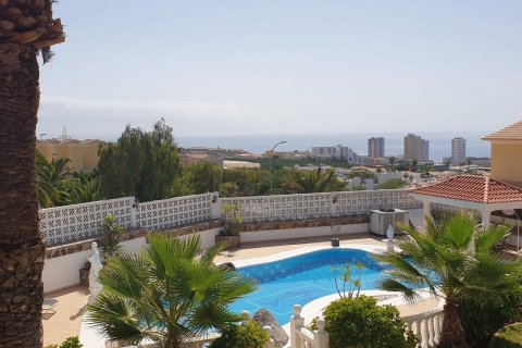 Villa for sale in Callao Salvaje, Tenerife, Spain 8 bedrooms, 730 sq.m. No. 18386 - photo 5