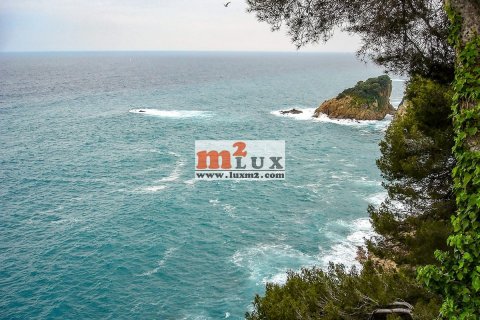 Villa for sale in Blanes, Girona, Spain 8 bedrooms, 463 sq.m. No. 16723 - photo 13