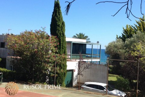 House for sale in Coma-Ruga, Tarragona, Spain 6 bedrooms, 595 sq.m. No. 11999 - photo 9