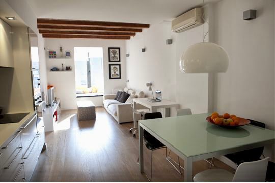Apartment in Barcelona, Spain 2 rooms, 82 sq.m. No. 15908