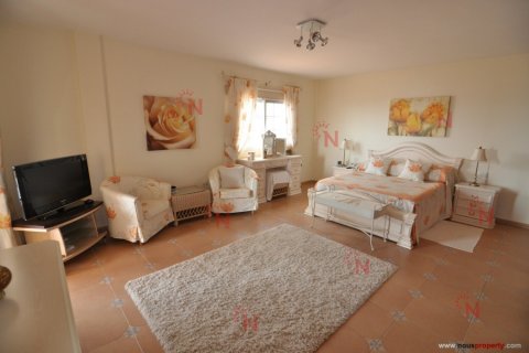 Villa for sale in Torviscas, Tenerife, Spain 3 bedrooms, 400 sq.m. No. 18327 - photo 26