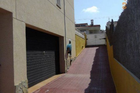 House for sale in Coma-Ruga, Tarragona, Spain 4 bedrooms, 260 sq.m. No. 11663 - photo 13