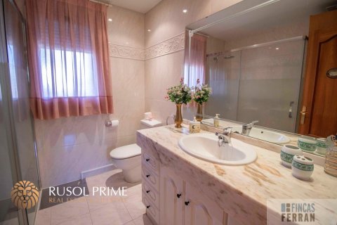 House for sale in Coma-Ruga, Tarragona, Spain 4 bedrooms, 220 sq.m. No. 11587 - photo 10