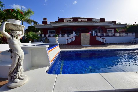 Villa for sale in Playa Paraiso, Tenerife, Spain 4 bedrooms, 360 sq.m. No. 18360 - photo 5