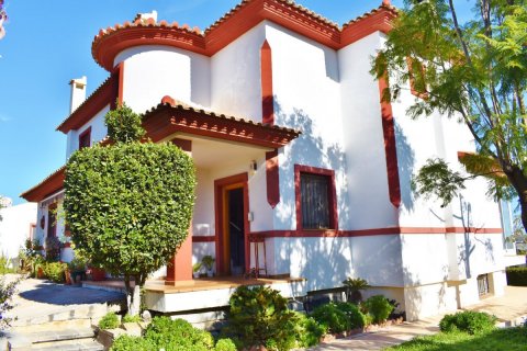 Villa for sale in Mutxamel, Alicante, Spain 5 bedrooms, 286 sq.m. No. 13015 - photo 1
