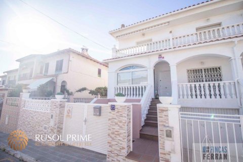 House for sale in Coma-Ruga, Tarragona, Spain 3 bedrooms, 140 sq.m. No. 11964 - photo 1
