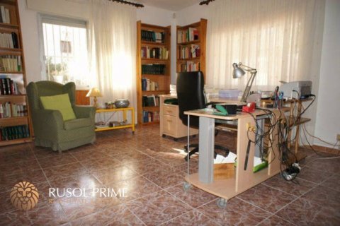House for sale in Coma-Ruga, Tarragona, Spain 9 bedrooms, 260 sq.m. No. 11781 - photo 13