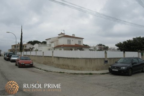 House for sale in El Vendrell, Tarragona, Spain 4 bedrooms, 160 sq.m. No. 11626 - photo 1