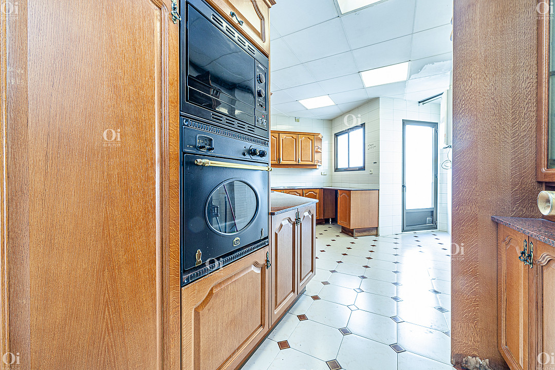 Huoneisto Barcelona, Espanja 5 huonetta, 243 m2 No. 15827