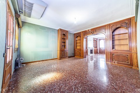 Apartment for sale in Barcelona, Spain 5 rooms, 243 sq.m. No. 15827 - photo 1