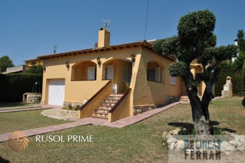 House for sale in Coma-Ruga, Tarragona, Spain 4 bedrooms, 130 sq.m. No. 11988 - photo 1