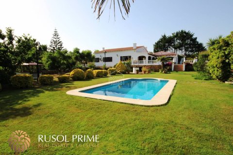 Villa for sale in Alaior, Menorca, Spain 4 bedrooms, 298 sq.m. No. 11373 - photo 1