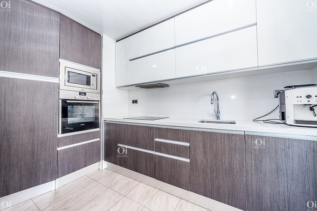 Apartment in Barcelona, Spain 4 rooms, 102 sq.m. No. 15912
