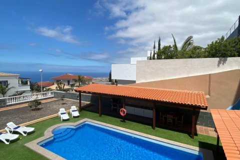 Villa for sale in Torviscas, Tenerife, Spain 4 bedrooms, 246 sq.m. No. 18410 - photo 3