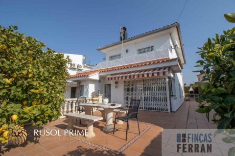 House for sale in Coma-Ruga, Tarragona, Spain 5 bedrooms, 250 sq.m. No. 12005 - photo 1