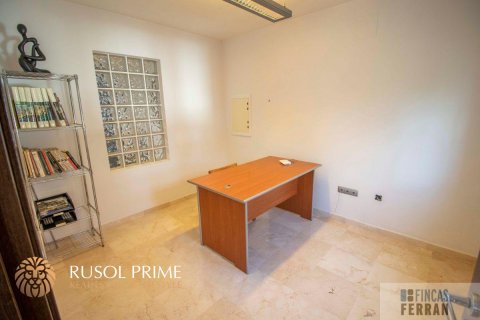 House for sale in Coma-Ruga, Tarragona, Spain 5 bedrooms, 350 sq.m. No. 11975 - photo 3