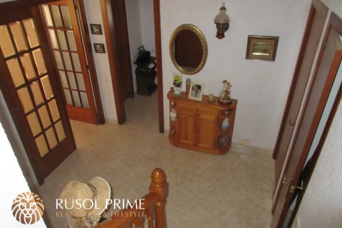 House for sale in Coma-Ruga, Tarragona, Spain 4 bedrooms, 180 sq.m. No. 11991 - photo 11