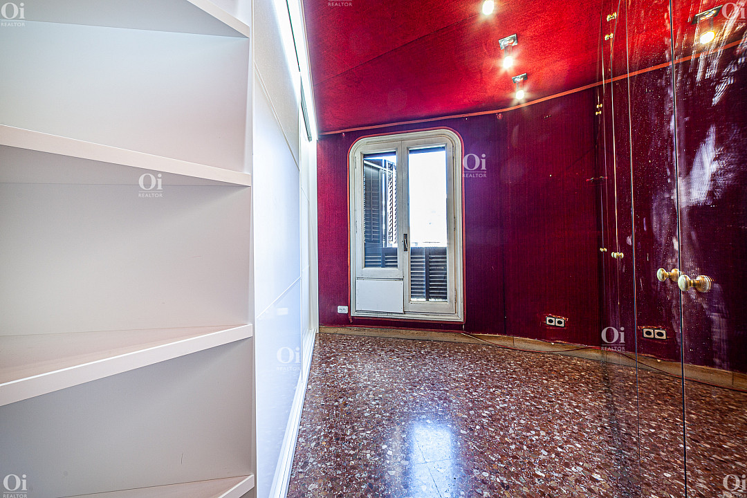 Huoneisto Barcelona, Espanja 5 huonetta, 243 m2 No. 15827