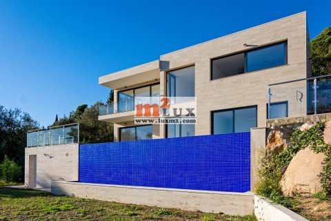 Villa for sale in Lloret de Mar, Girona, Spain 4 bedrooms, 347 sq.m. No. 16834 - photo 10