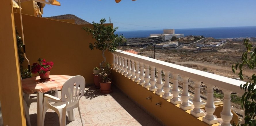 Apartment in Chayofa, Tenerife, Spain 3 bedrooms, 105 sq.m. No. 18332