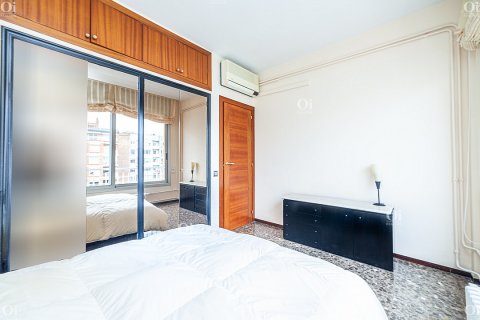 Apartment for sale in Barcelona, Spain 3 rooms, 80 sq.m. No. 15872 - photo 19