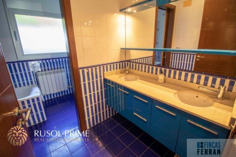 House for sale in Coma-Ruga, Tarragona, Spain 5 bedrooms, 350 sq.m. No. 11975 - photo 16