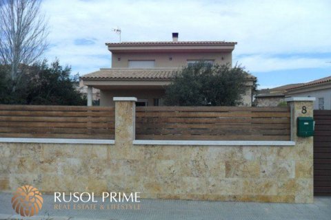 House for sale in Coma-Ruga, Tarragona, Spain 4 bedrooms, 190 sq.m. No. 11722 - photo 19