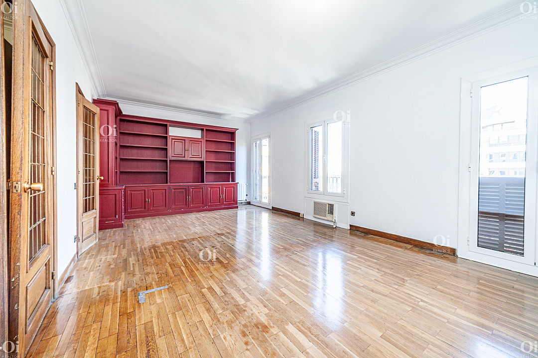 Huoneisto Barcelona, Espanja 5 huonetta, 243 m2 No. 15827