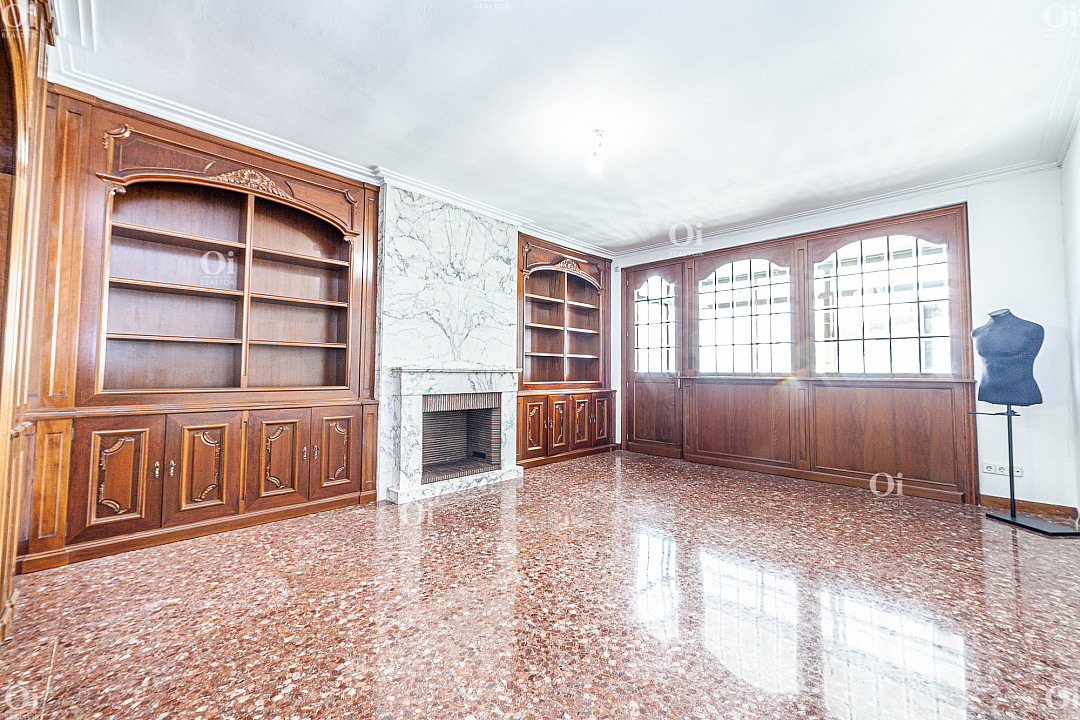 Huoneisto Barcelona, Espanja 5 huonetta, 243 m2 No. 15827