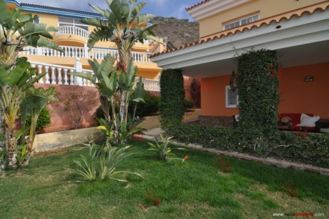 Villa for sale in Torviscas, Tenerife, Spain 3 bedrooms, 400 sq.m. No. 18327 - photo 27