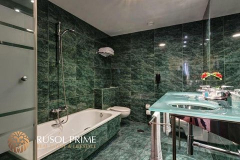 Hotel for sale in Barcelona, Spain No. 11952 - photo 4