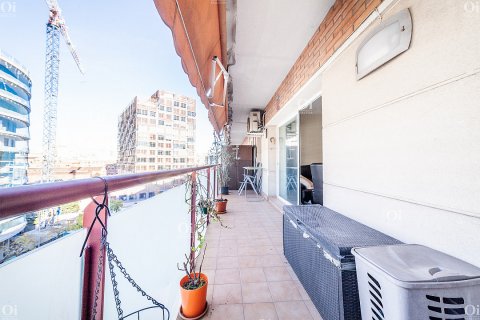 Apartment for sale in Barcelona, Spain 4 rooms, 102 sq.m. No. 15912 - photo 7