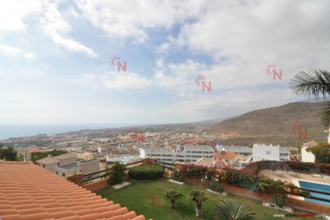 Villa for sale in Torviscas, Tenerife, Spain 3 bedrooms, 400 sq.m. No. 18327 - photo 8