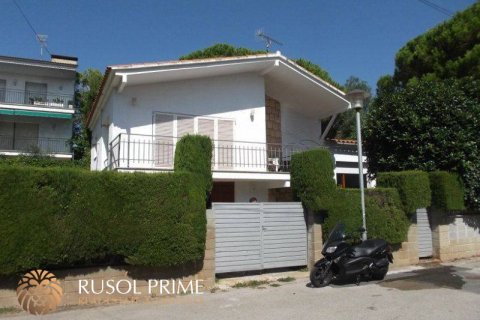 House for sale in Coma-Ruga, Tarragona, Spain 4 bedrooms, 150 sq.m. No. 11659 - photo 9