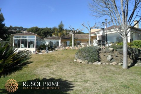 House for sale in Coma-Ruga, Tarragona, Spain 4 bedrooms, 300 sq.m. No. 12009 - photo 7