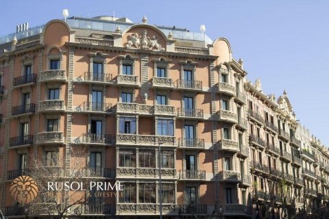 Hotel for sale in Barcelona, Spain No. 11952 - photo 1