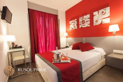Hotel for sale in Barcelona, Spain No. 11960 - photo 6