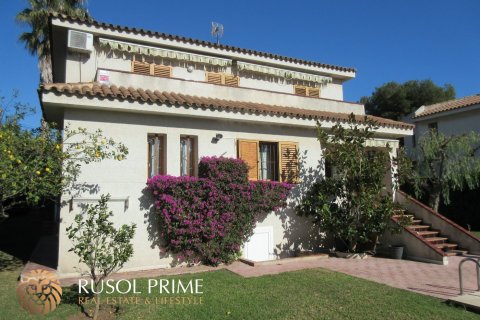 House for sale in Coma-Ruga, Tarragona, Spain 5 bedrooms, 180 sq.m. No. 11641 - photo 2