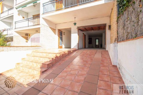 House for sale in Coma-Ruga, Tarragona, Spain 4 bedrooms, 225 sq.m. No. 11967 - photo 6