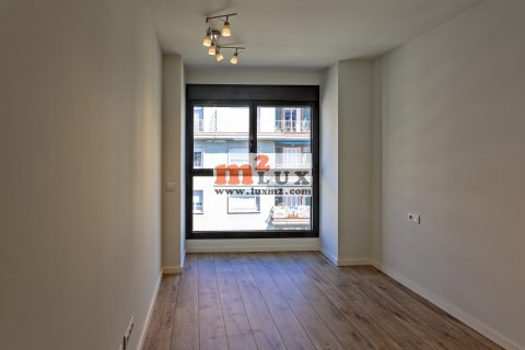 Apartment for rent in Barcelona, Spain 2 bedrooms, 99 sq.m. No. 16845 - photo 16