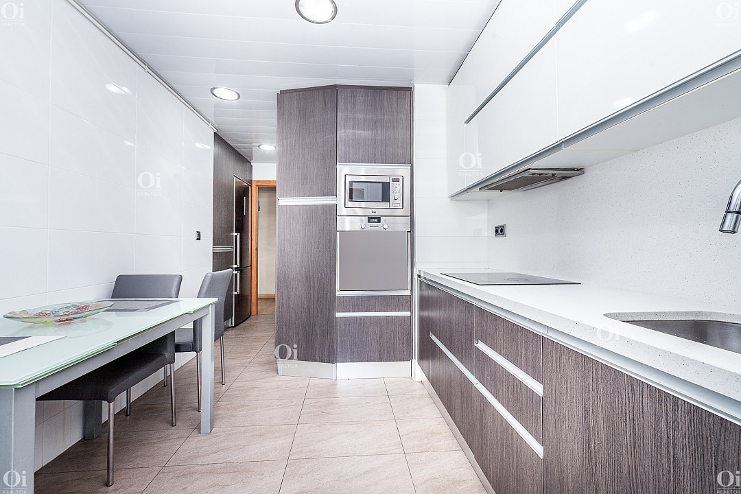 Apartment in Barcelona, Spain 4 rooms, 102 sq.m. No. 15912