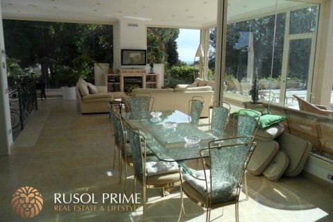 House for sale in Coma-Ruga, Tarragona, Spain 4 bedrooms, 300 sq.m. No. 12009 - photo 3