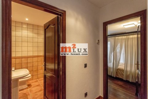 Villa for sale in Lloret de Mar, Girona, Spain 4 bedrooms, 350 sq.m. No. 16725 - photo 30