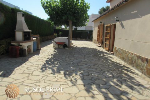 House for sale in Coma-Ruga, Tarragona, Spain 4 bedrooms, 220 sq.m. No. 11648 - photo 7