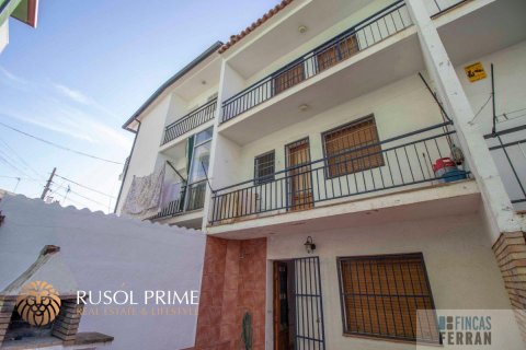 House for sale in Coma-Ruga, Tarragona, Spain 4 bedrooms, 225 sq.m. No. 11967 - photo 20