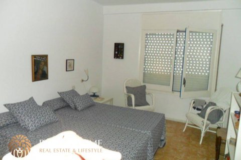 House for sale in Coma-Ruga, Tarragona, Spain 7 bedrooms, 212 sq.m. No. 11729 - photo 5