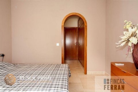 House for sale in Coma-Ruga, Tarragona, Spain 4 bedrooms, 280 sq.m. No. 11987 - photo 19