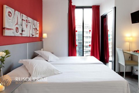 Hotel for sale in Barcelona, Spain No. 11960 - photo 8